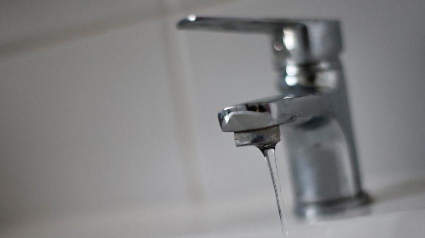 Se extenderá por 15 horas: Aguas Andinas anuncia corte de agua para ocho comunas de la RM Se extenderá por 15 horas: Aguas Andinas anuncia corte de agua para ocho comunas de la RM