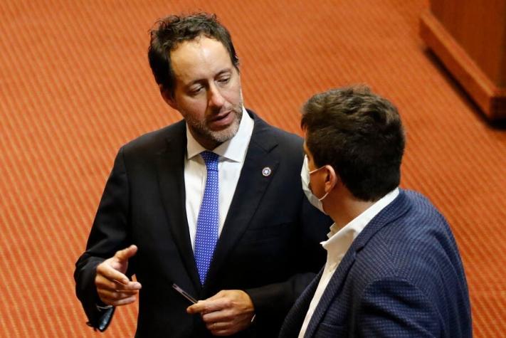 Diputado Republicano busca derogar el aborto en Chile: Propone cárcel por interrumpir el embarazo Diputado Republicano busca derogar el aborto en Chile: Propone cárcel por interrumpir el embarazo