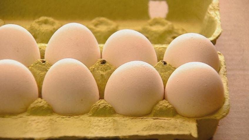 [VIDEO] ¡Estamos fritos! Ya ni los huevos están baratos: Precio se duplica en un año