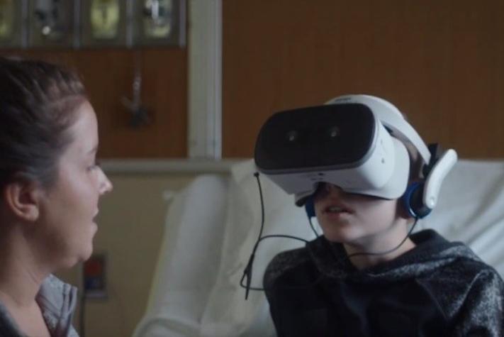 Estudio asegura que pacientes con gafas de realidad virtual necesitan menos anestesia 