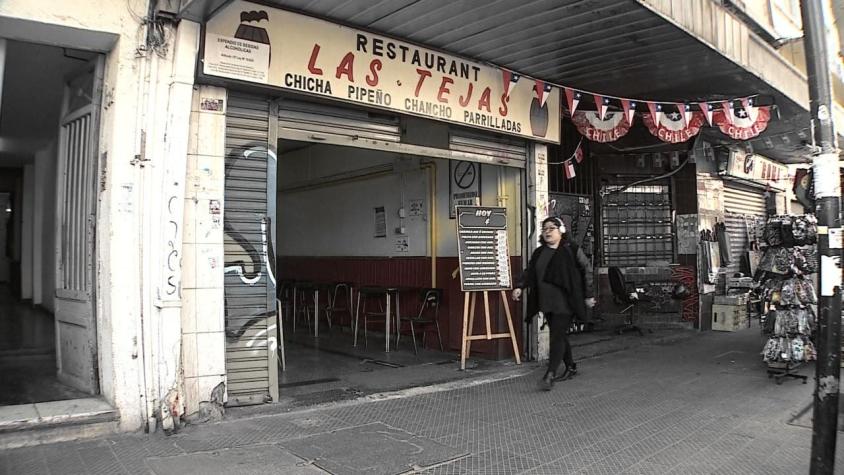 [VIDEO] Bar Las Tejas cierra local en San Diego: Cuna de cumbia chilena y palacio del terremoto
