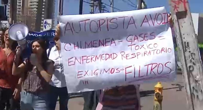 [VIDEO] Protestas contra AVO II: Vecinos denuncian emisiones de gases contaminantes