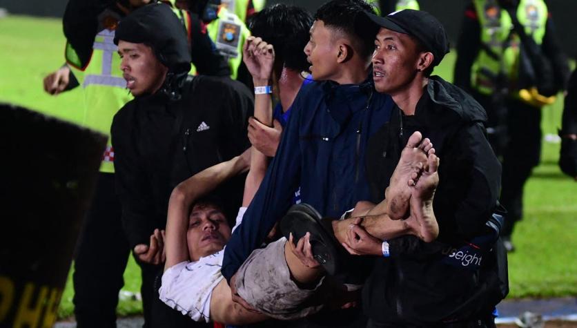 Indonesia: crece enojo con la Policía por tragedia en estadio de fútbol