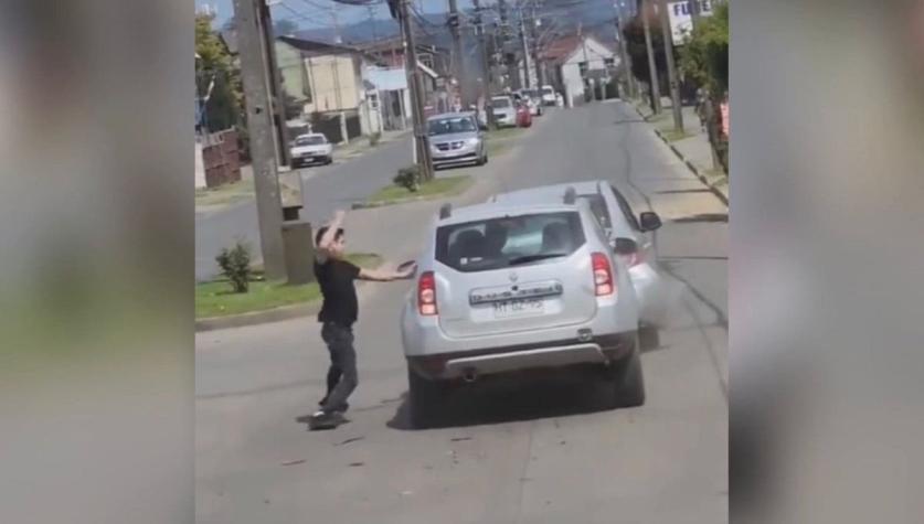 [VIDEO] El violento actuar del médico que chocó un vehículo donde iba una mamá y su bebé en La Unión
