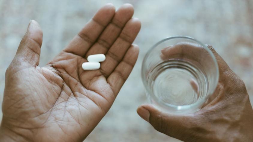 "Daños incluso mortales": Alertan por uso prolongado de fármacos que combinan ibuprofeno y codeína
