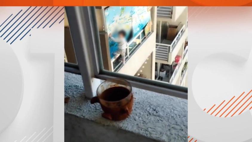 [VIDEO] Guarderías clandestinas: Niño quedó colgando desde balcón del piso 21