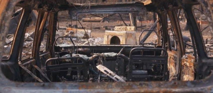 Rusia afirma que un coche bomba incendia y paraliza estratégico puente de Crimea