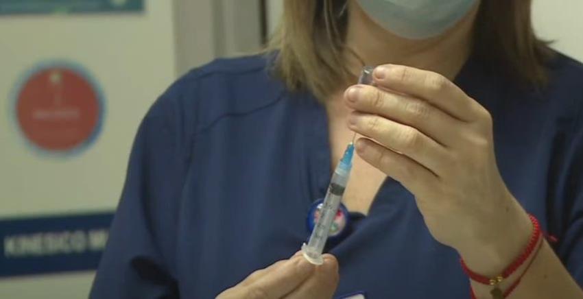 [VIDEO] Vacunación con dosis bivalente contra el COVID-19 comienza este martes