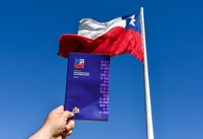 Encuesta Cadem: 71% cree que Chile necesita una nueva Constitución