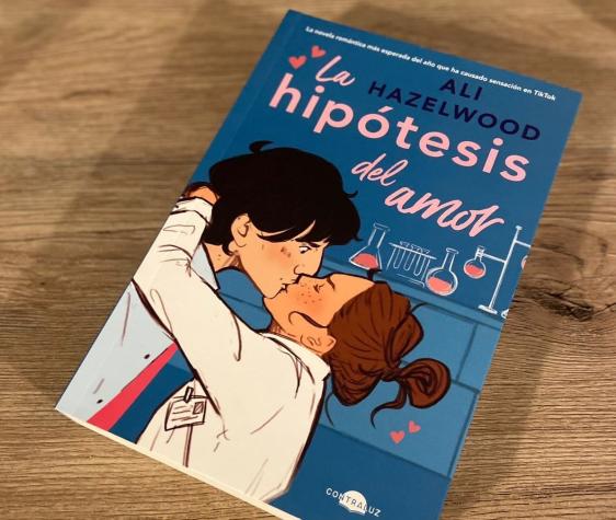 "La hipótesis del amor": Adaptarán como película libro de Ali Hazelwood