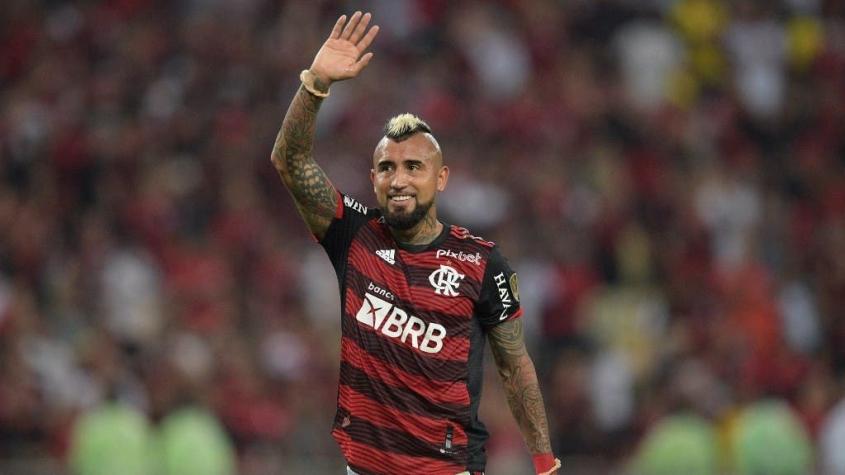 "Respeto y admiración": Hinchas de Flamengo destacan determinación de Vidal tras muerte de su padre