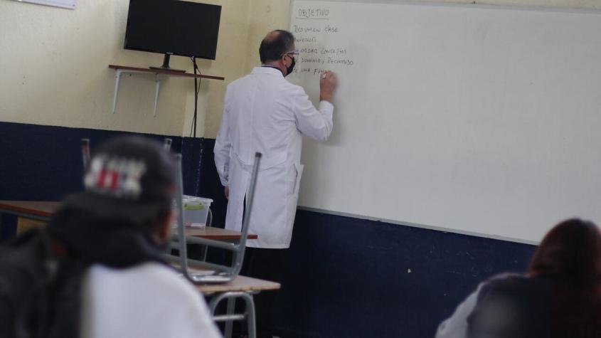 De 2021 a 2022: Licencias médicas de profesores aumentaron hasta un 353% en la RM