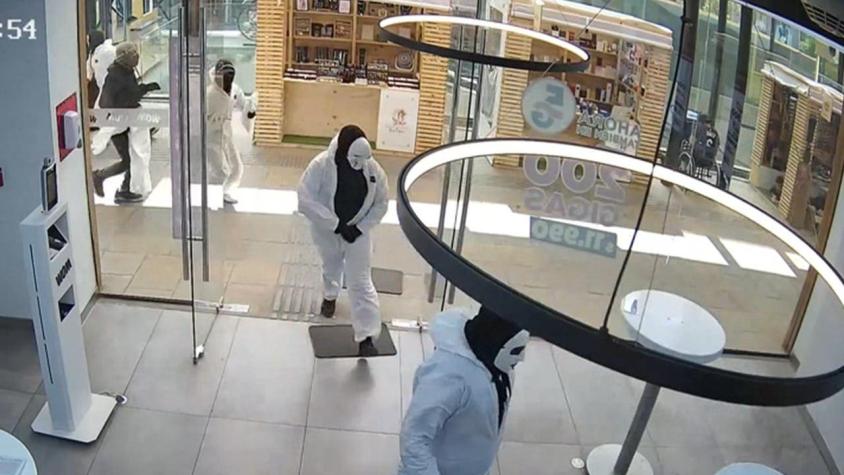 [VIDEO] Robo en Mall Piedra Roja: Así actuaron asaltantes en Chicureo