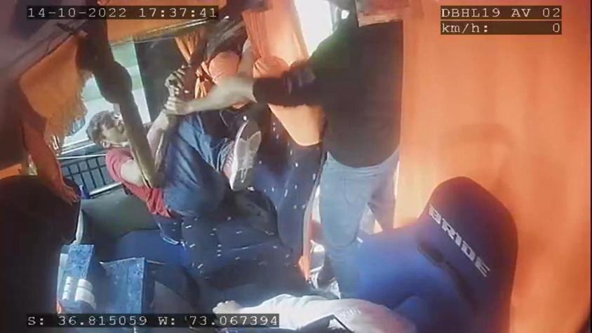 [VIDEO] Hombres armados desatan pánico en micro de Concepción