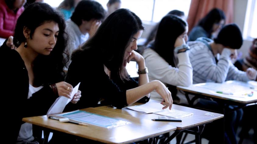 Educación superior: alianza entre Fundación Luksic y CorreosChile llegará a más de 38 mil alumnos