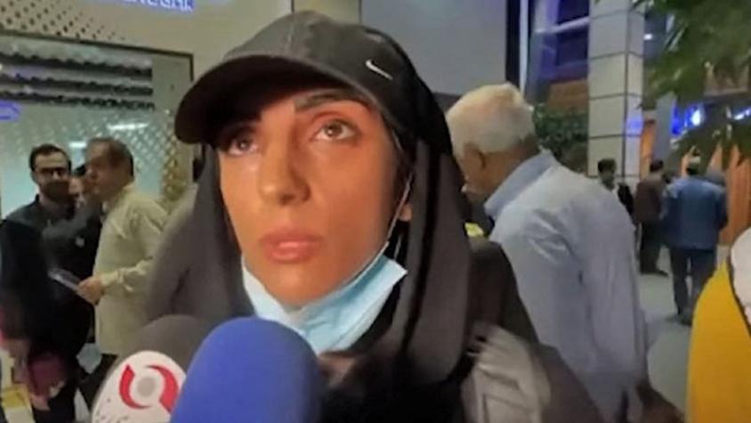 Multitud recibe como una heroína en Irán a escaladora que compitió sin hiyab