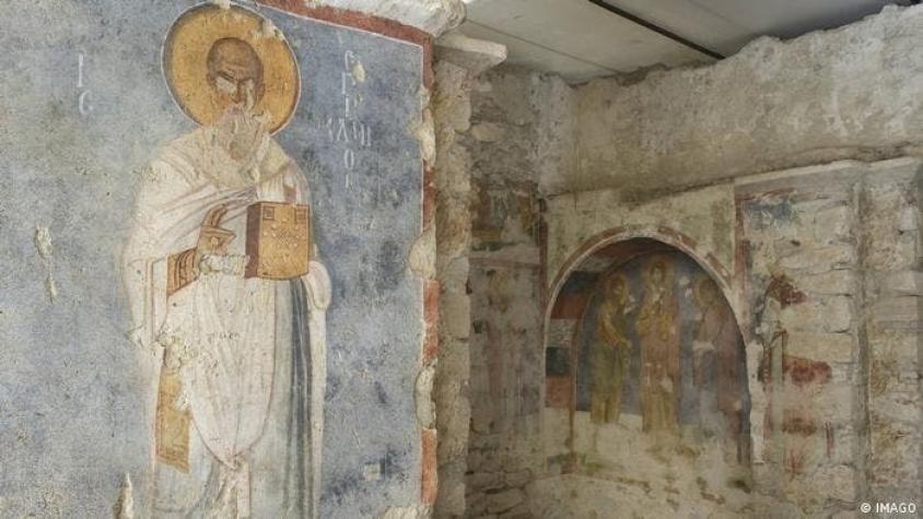 Arqueólogos descubren el lugar exacto de la tumba de "Santa Claus"