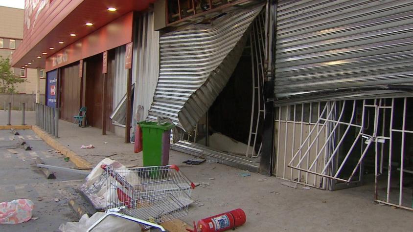 [VIDEO] Supermercados y farmacia saqueadas: Delincuencia se tomó el 18-O en Puente Alto
