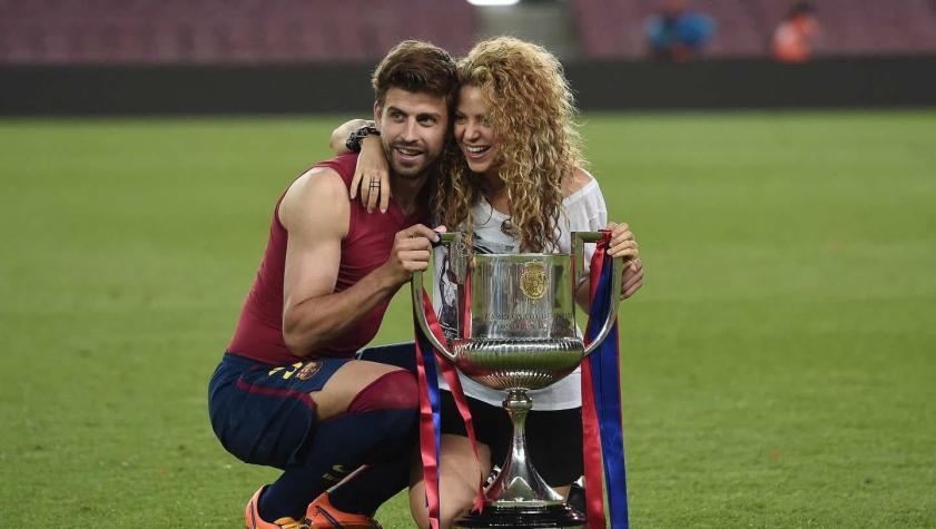 No, Piqué no estará obligado a jugar con una camiseta con el logo de Shakira (aunque podría pasar)