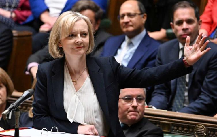 Liz Truss dimite en Reino Unido a sólo 45 días de haber asumido como primera ministra
