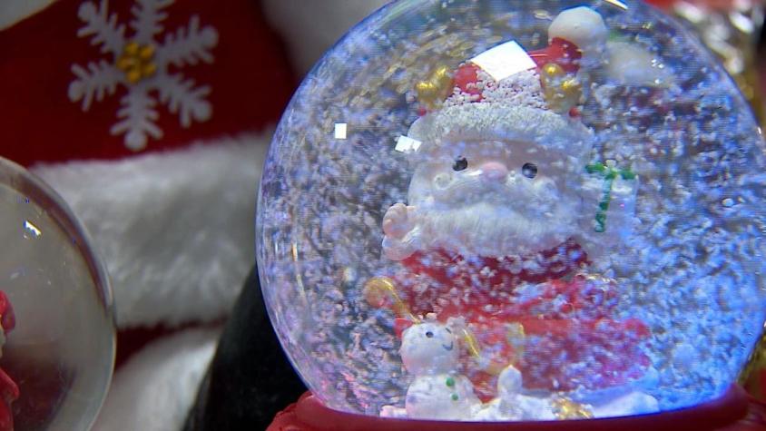 [VIDEO] ¡Se adelantó la Navidad!  Ya venden los adornos ante bajas en ventas del comercio