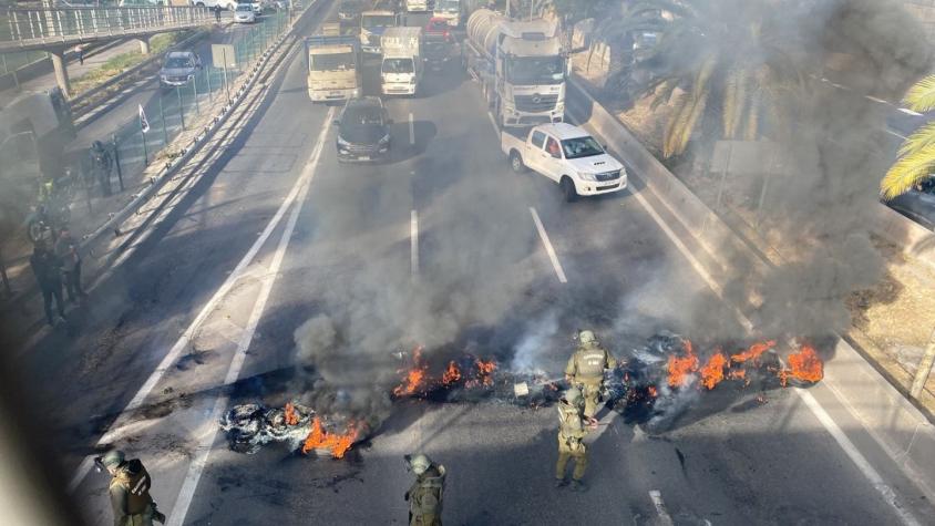 Movimiento "No + TAG" se toma parte de Autopista Vespucio Norte en la comuna de Quilicura