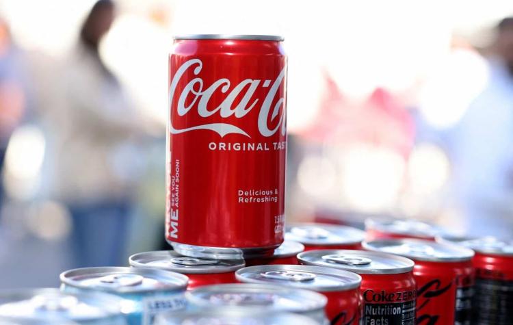Saca provecho de las alzas de precios: Coca-Cola eleva su proyección de ganancias
