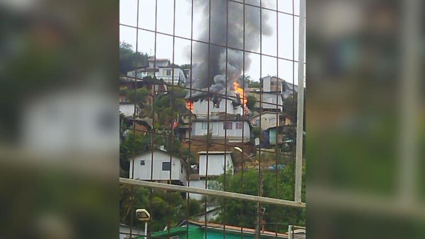 Dos hermanos de 16 y 4 años mueren en incendio en vivienda en Viña del Mar