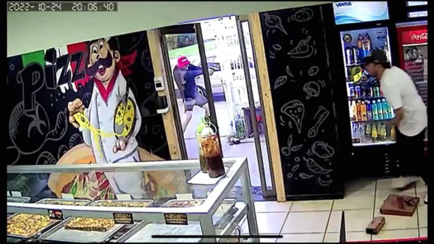 [VIDEO] Un adolescente grave tras balacera en pizzería de Coronel: Investigan "ajuste de cuentas"