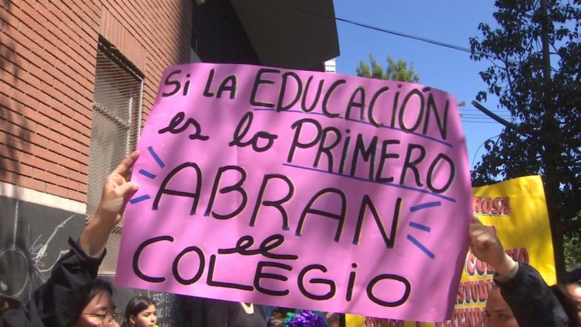 [VIDEO] Colegio Santa Rosa de San Miguel en paro: Tiene a alumnas sin alimentación ni clases
