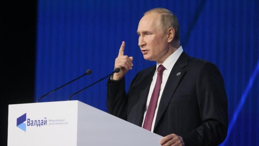 Putin pide misión del OIEA en Ucrania para buscar pruebas de "bomba sucia"