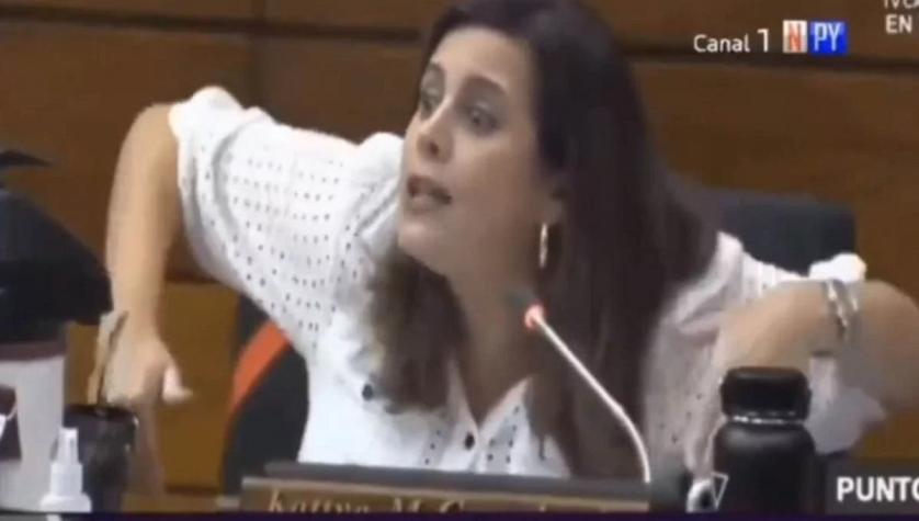 [VIDEO] Al ritmo de 'Te felicito' de Shakira diputada increpó a políticos en sesión del Congreso