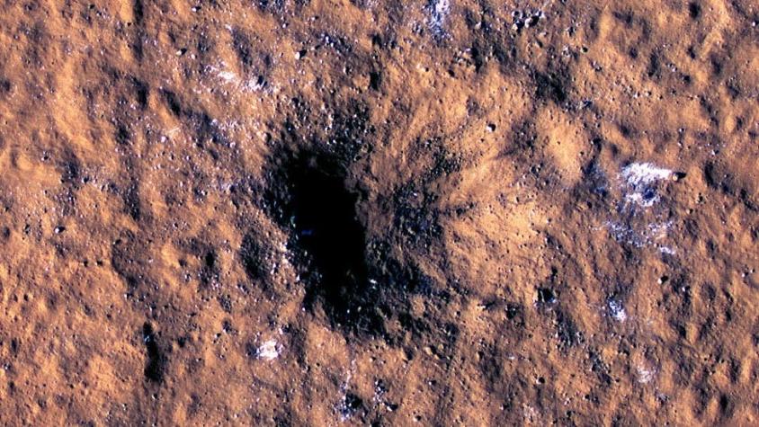 "Del tamaño de 2 cuadras": el cráter nuevo más grande jamás documentado en el Sistema Solar