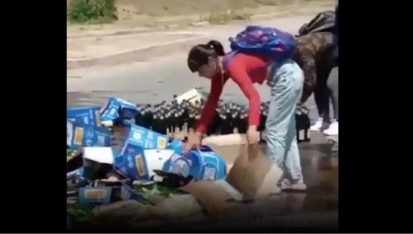 VIDEO | Camiones con fernet y bebida se volcaron en una misma rotonda en Córdoba