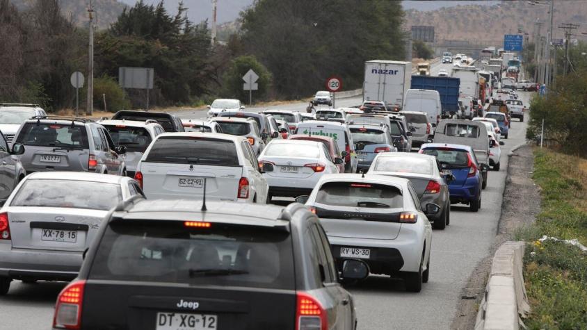 Fin de semana XL: Casi 85 mil vehículos ya han salido de la RM, un 6% más de lo proyectado