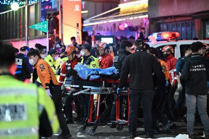 Suben a 146 los muertos tras estampida en fiesta en Corea del Sur