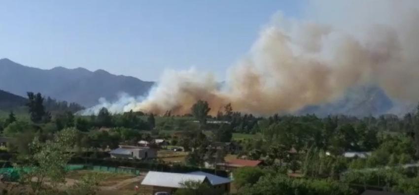 [VIDEO] Declaran Alerta Roja comunal por incendio en Paine