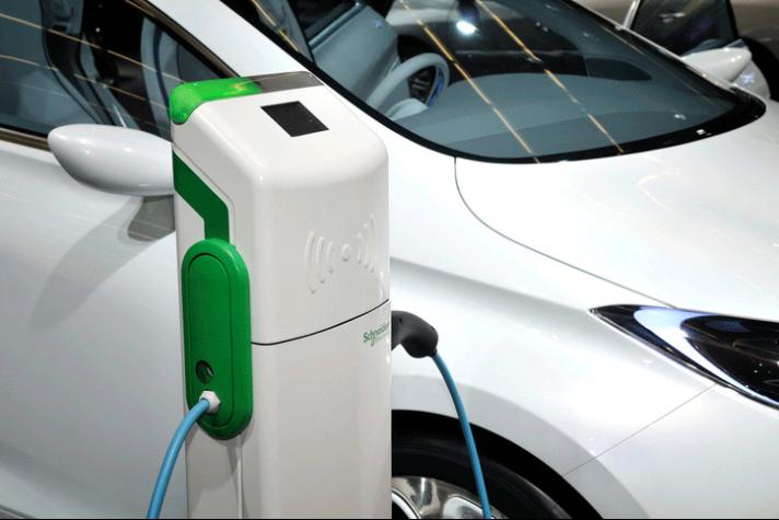 ¿Existen puntos de carga suficiente para aumentar la flota de automóviles eléctricos en Chile?