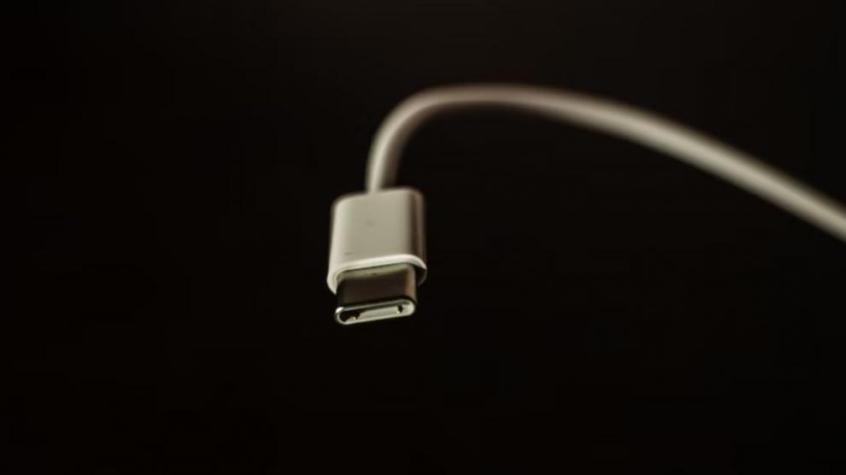 Incluido iPhone: Unión Europea exigirá que  teléfonos tengan cargador USB-C desde 2024
