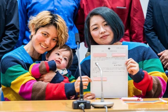 [FOTOS] Tokio empieza a reconocer las parejas del mismo sexo