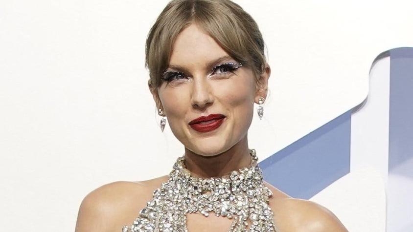 Taylor Swift hace historia al ocupar todos los puestos en el top 10 de los éxitos musicales en EE.UU