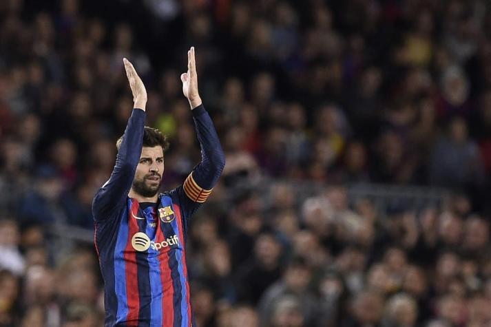 Un emocionado Piqué se retiró del fútbol ante una ovación del Camp Nou
