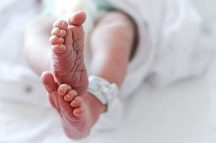 India: Encuentran ocho embriones dentro de bebé recién nacida durante operación de urgencia
