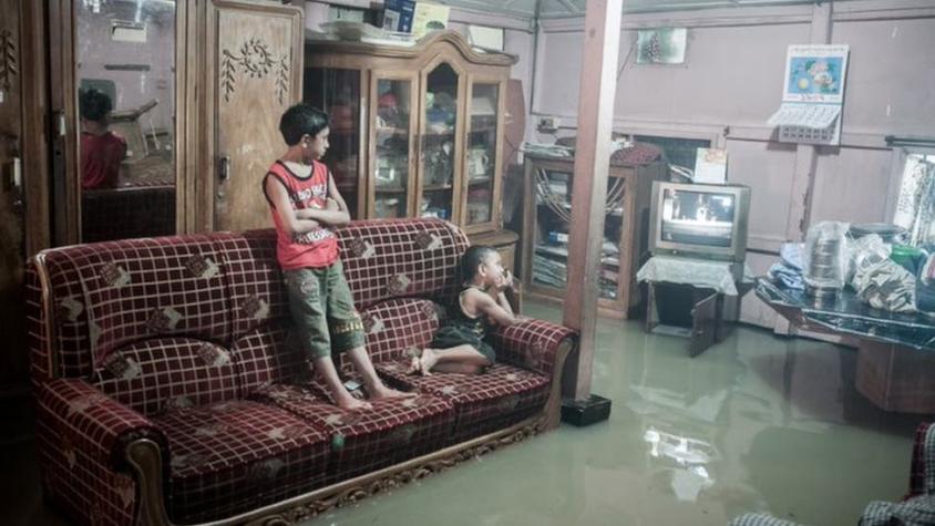 Las dramáticas fotos que documentan la devastación de una ciudad por el aumento del nivel del mar