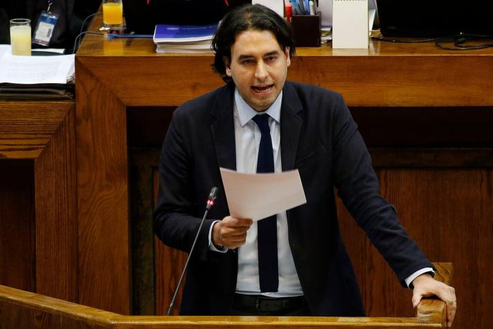 El tenso cruce entre René Alinco y Vlado Mirosevic tras primer discurso como presidente de la Cámara