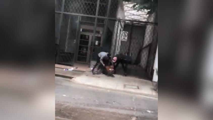 Captan violento asalto a adulto mayor en Viña del Mar: Sujetos le apuntaron con un arma