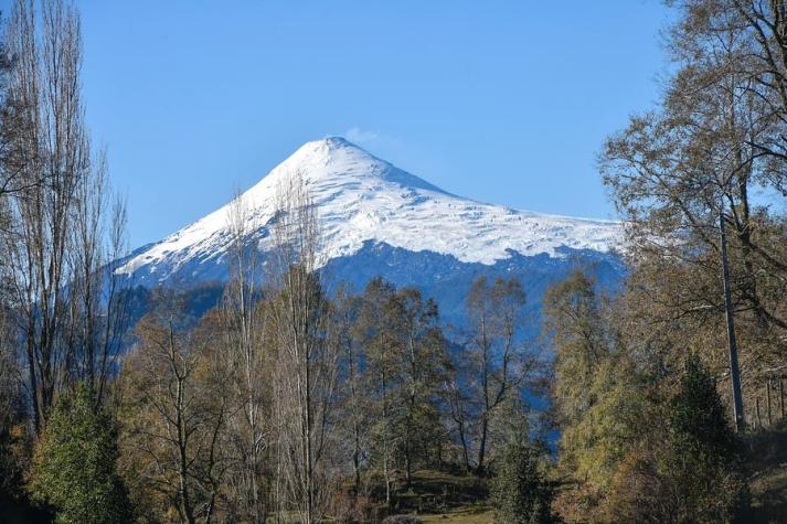 Declaran alerta amarilla en comunas de La Araucanía y Los Ríos por actividad del volcán Villarrica