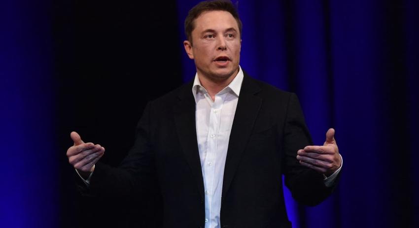 Elon Musk despide a trabajador de Twitter que lo corrigió a través de la misma red social