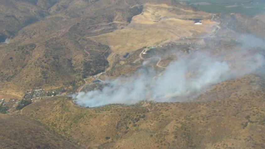 Declaran Alerta Roja en Talagante por incendio forestal cercano al Relleno Sanitario Santa Marta