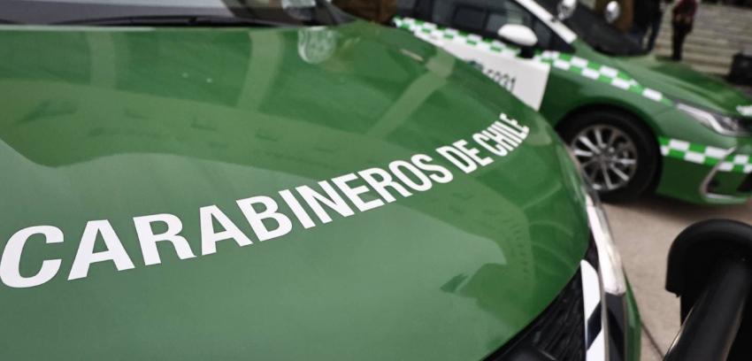 Mujer sufre intento de robo de su vehículo en Renca: Sujetos chocaron mientras huían de Carabineros
